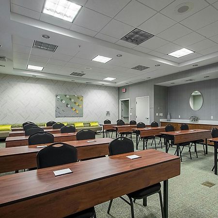 Springhill Suites Tampa North/Tampa Palms Exterior photo